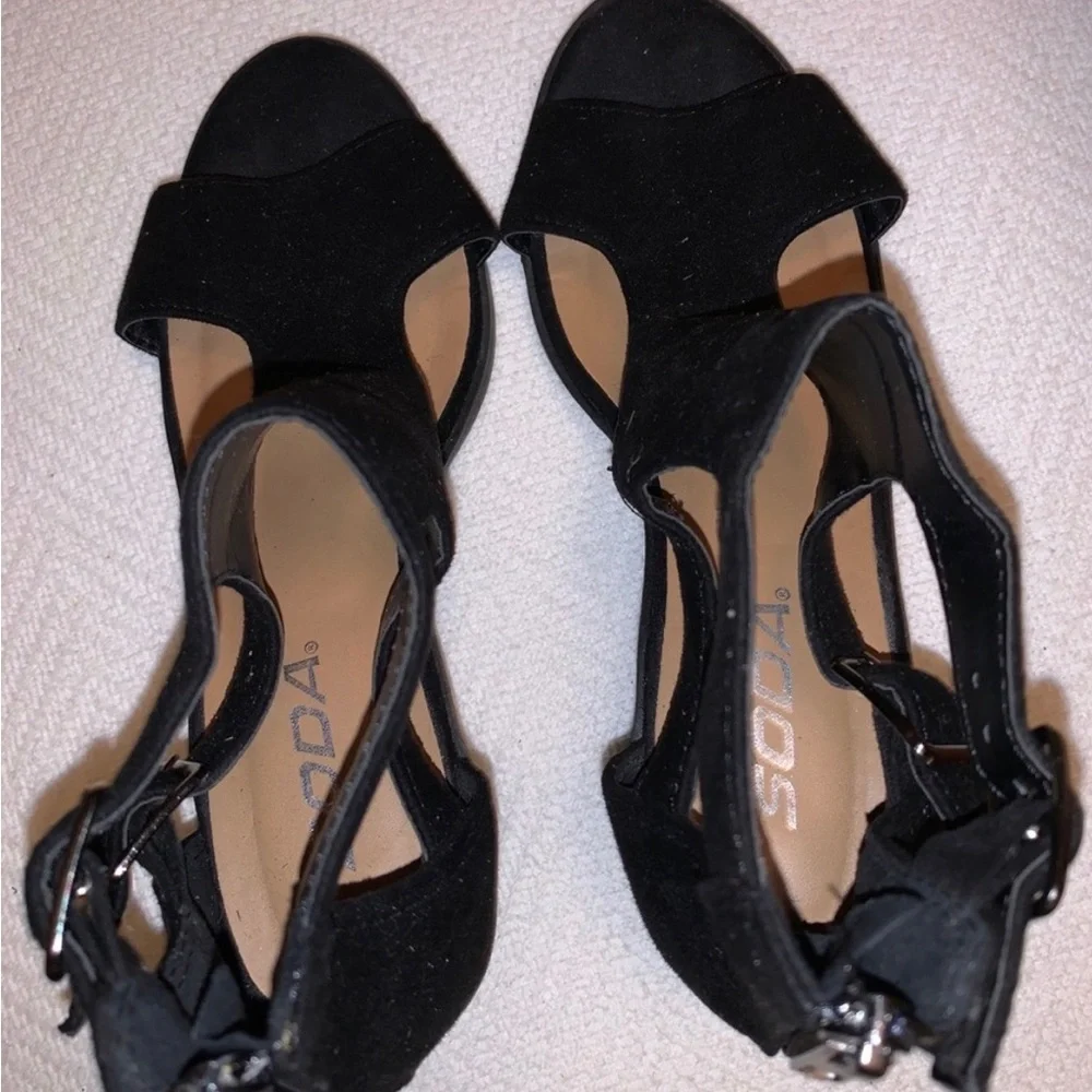 SODA Black Shoes, Size 7 - Picture 2 of 4